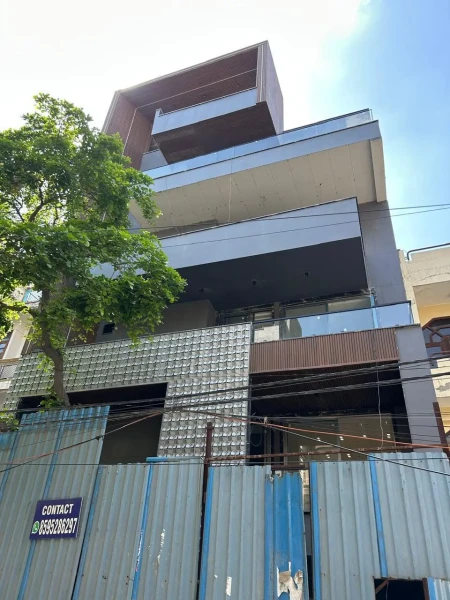 Luxury 280 Sq. Yd. Upper Ground Floor for Sale in East Punjabi Bagh